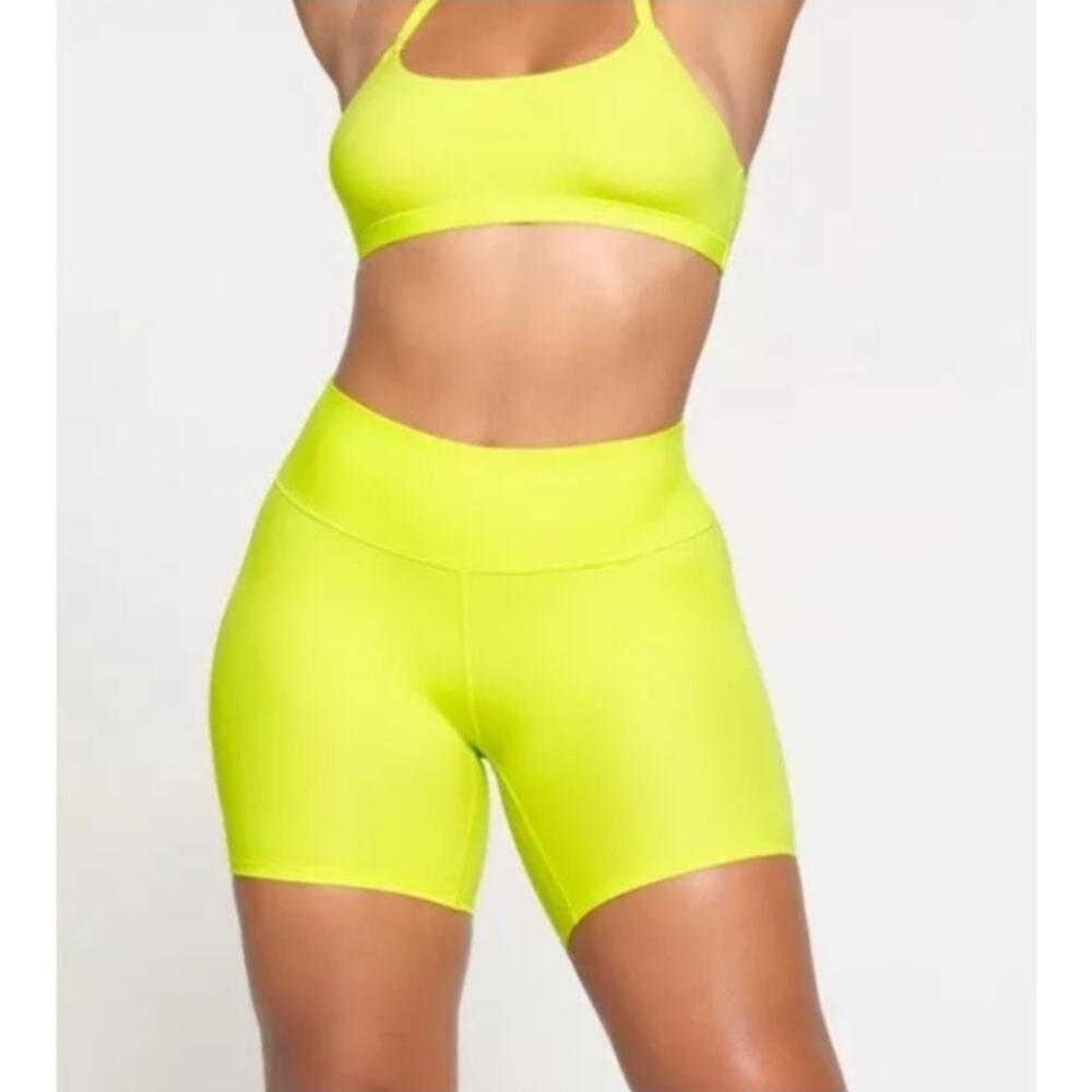 💛 SKIMS NWT High Waist Short color Daffodil 💛 💰One Day Sale💰
